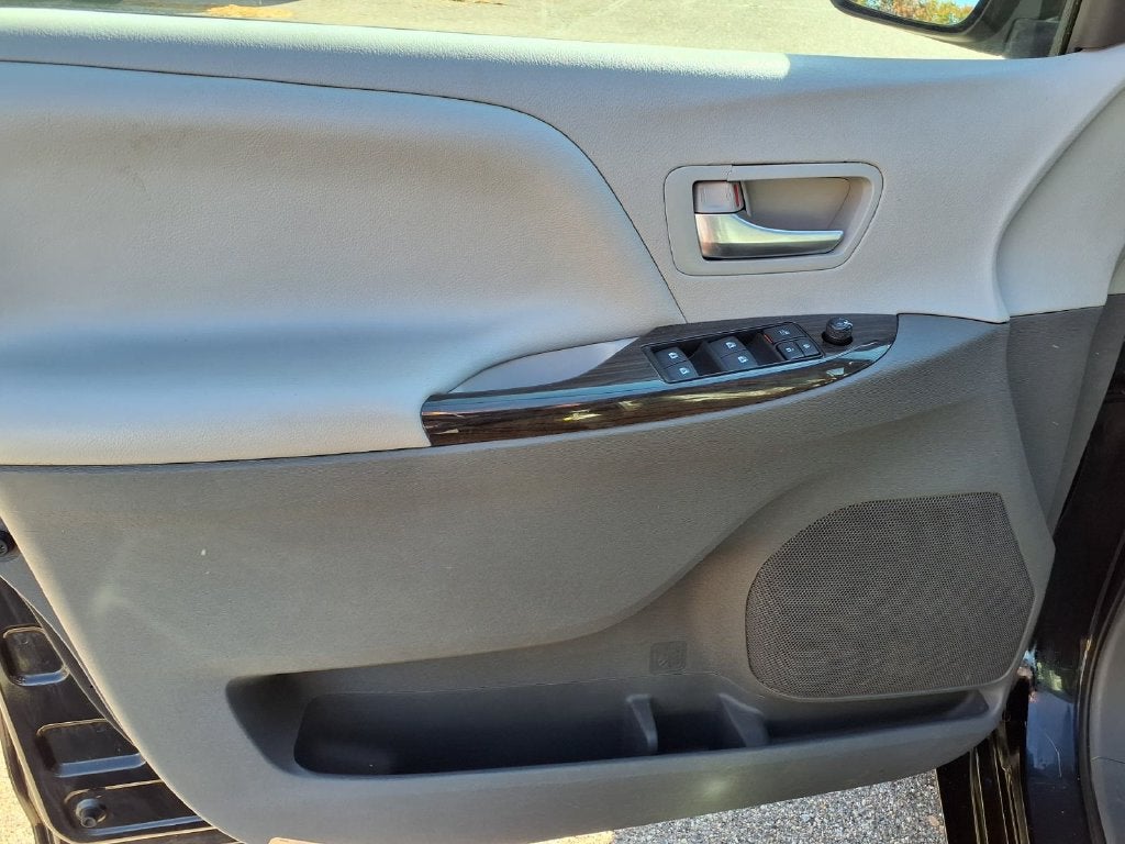 2015 Toyota Sienna Limited 7 Passenger
